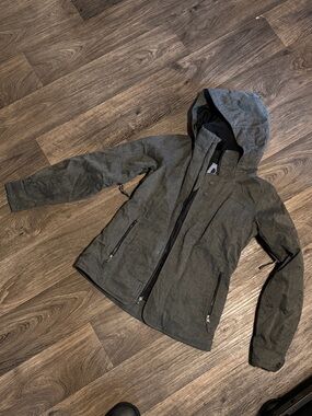 Burton Black and Gray Insulated Jacket (Small)